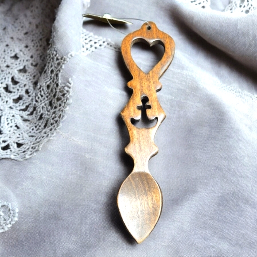 Welsh Love Spoon Hand Carved by Curtis Woodcraft, Pontypridd, South Wales - Picture 2 of 5